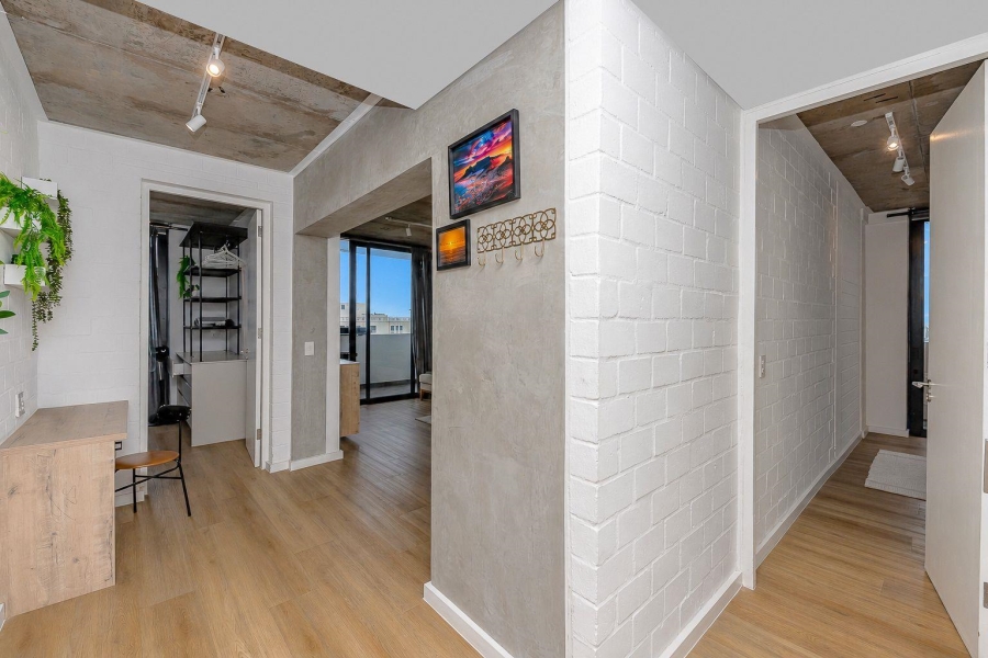 2 Bedroom Property for Sale in Sea Point Western Cape